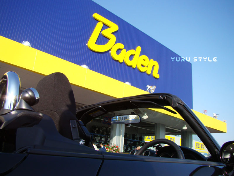 青空に映えるお店です♪